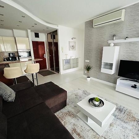 Marina Bay Apartman Budapest Esterno foto