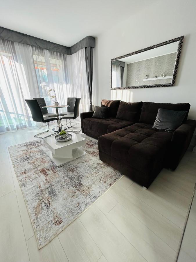 Marina Bay Apartman Budapest Esterno foto