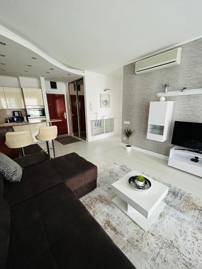 Marina Bay Apartman Budapest Esterno foto